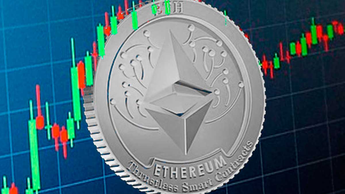 Ethereum (ETH) Forma una Bandera Alcista por Debajo del "Muro de Venta" de $1.35k