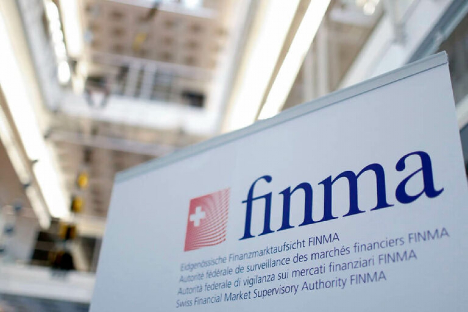 FINMA reduce el umbral mínimo de transacción con criptomonedas que requiere identificación a 1.000 $