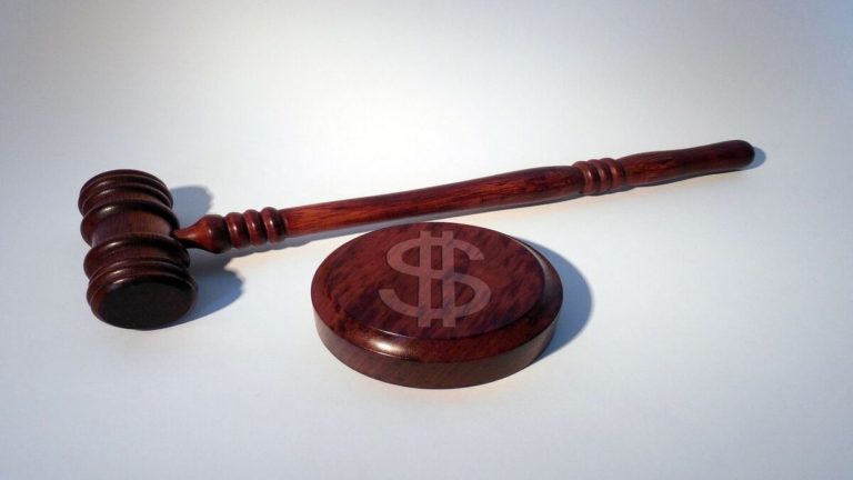 La SEC de EE.UU. impone a BlockFi sanciones por valor de $100M por su producto de préstamo BIA