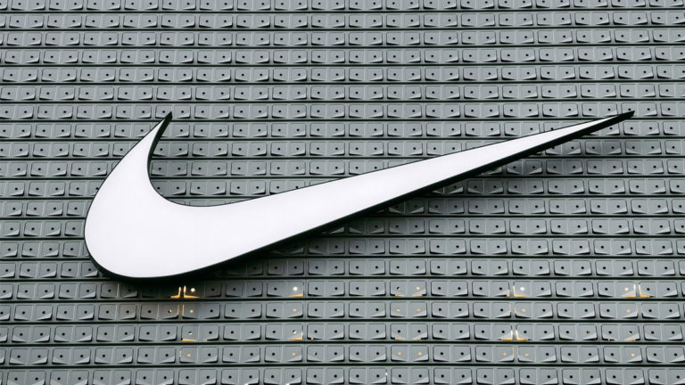 Nike demanda a un minorista que vende sneakers NFT sin su autorización