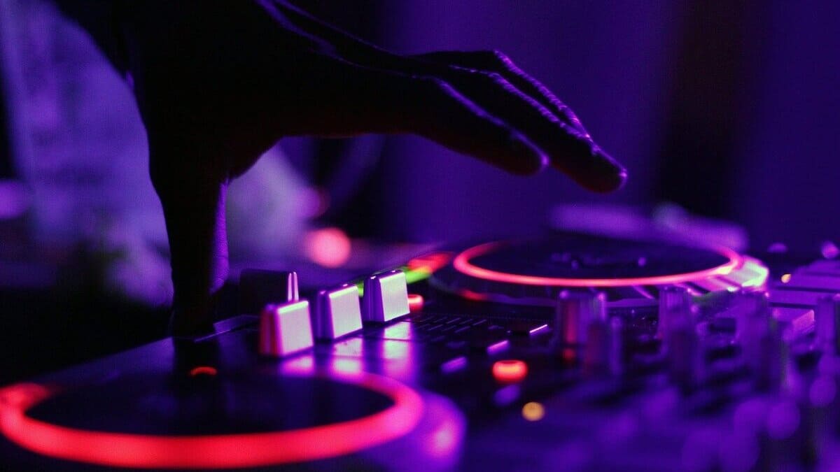 El DJ Steve Aoki Dice que los NFT y la Web3 Ayudarán a los Artistas Musicales