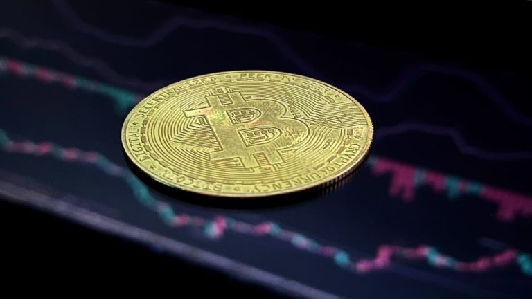 Bitcoin Cae por Debajo de los 19.000 Dólares en Medio de la Política Monetaria de la FED
