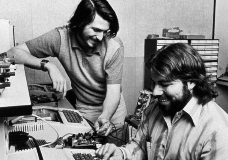 Steve Jobs and Steve Wozniak